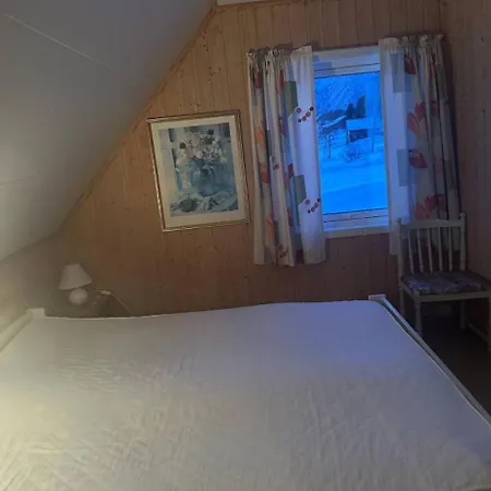 Helt Hjem I *